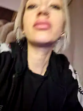 Snapshot of Fuck-Gina chatting on January 2025 12:05:01 AM Fuck-Gina online show from January 2025 12:05:01 AM