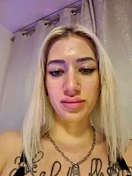 Snapshot of Fuck-Gina chatting on February 2025 06:16:01 PM Fuck-Gina online show from February 2025 06:16:01 PM