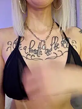 Snapshot of Fuck-Gina chatting on February 2025 12:15:01 AM Fuck-Gina online show from February 2025 12:15:01 AM