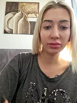 Snapshot of Fuck-Gina chatting on March 2025 03:35:01 PM Fuck-Gina online show from March 2025 03:35:01 PM