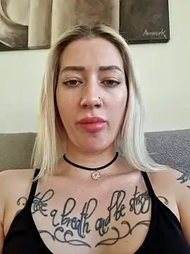 Snapshot of Fuck-Gina chatting on March 2025 04:11:01 PM Fuck-Gina online show from March 2025 04:11:01 PM
