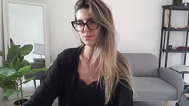 Snapshot of nicole_98 chatting on November 2025 10:37:02 AM nicole 98 online show from November 2025 10:37:02 AM