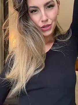 Snapshot of nicole_98 chatting on January 2026 03:27:02 PM nicole 98 online show from January 2026 03:27:02 PM