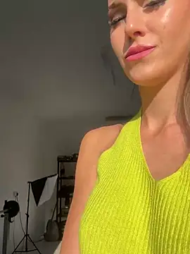 Snapshot of nicole_98 chatting on February 2026 03:11:02 PM nicole 98 online show from February 2026 03:11:02 PM