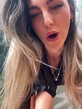 Snapshot of nicole_98 chatting on April 2026 02:55:02 PM nicole 98 online show from April 2026 02:55:02 PM