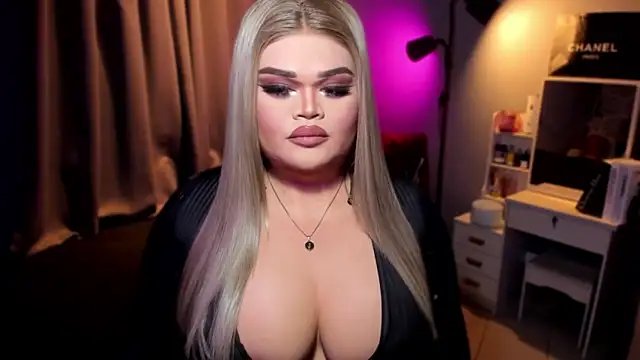 KarolinaThompson online show from December 2024 06:04:02 AM