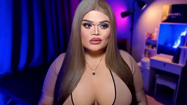 KarolinaThompson online show from December 2024 07:43:02 PM