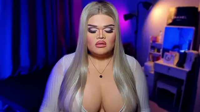 KarolinaThompson online show from December 2024 10:19:02 AM