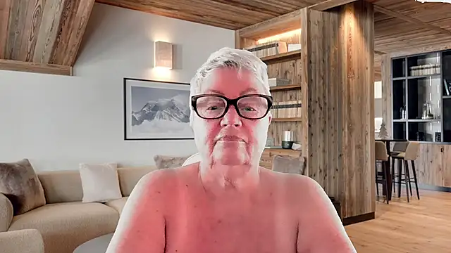 GrannyChrissy68 online show from February 2026 01:30:02 PM