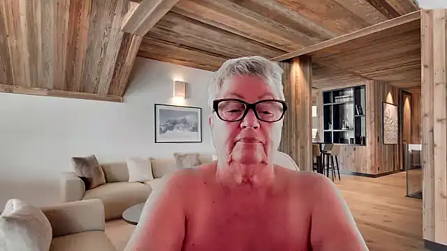 GrannyChrissy68 online show from February 2026 01:51:01 PM