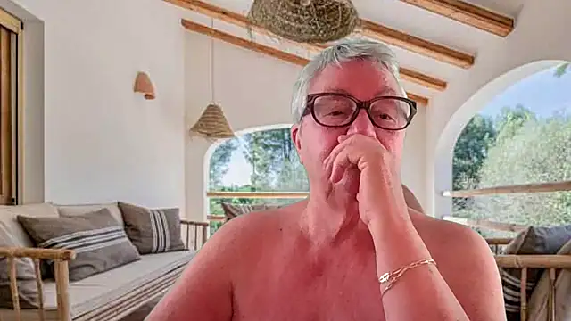 GrannyChrissy68 online show from April 2026 01:42:02 PM