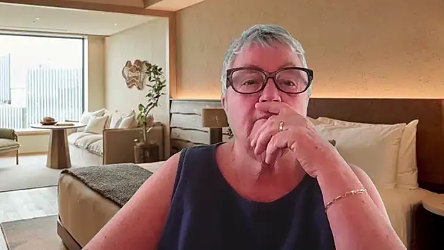 GrannyChrissy68 online show from June 2026 12:43:01 PM