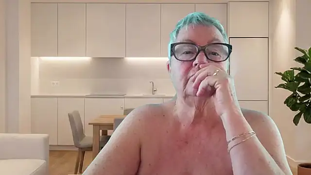 GrannyChrissy68 online show from June 2026 09:24:01 PM