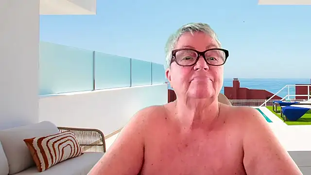 GrannyChrissy68 online show from June 2026 01:46:01 PM