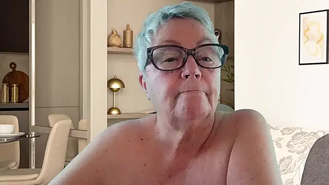 GrannyChrissy68 online show from June 2026 01:26:02 PM