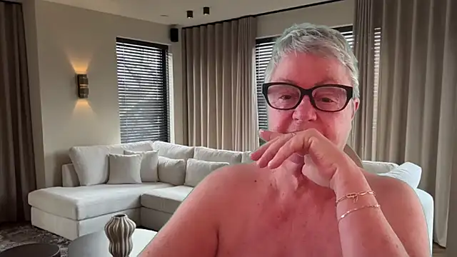 GrannyChrissy68 online show from June 2026 01:56:02 PM
