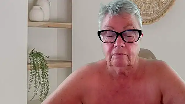 GrannyChrissy68 online show from July 2026 04:44:02 PM