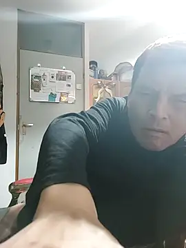 gayphotograper online show from January 2026 12:16:01 AM