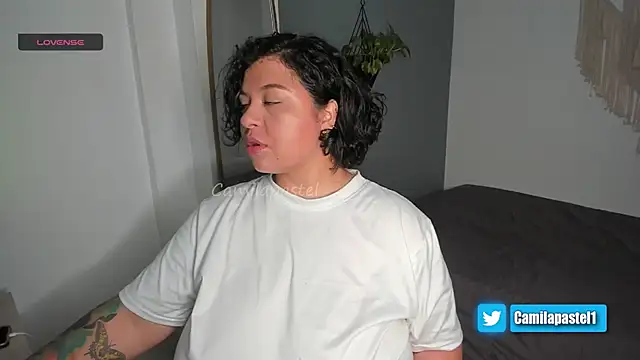 Snapshot of camilapastel chatting on September 2025 12:19:01 PM camilapastel online show from September 2025 12:19:01 PM