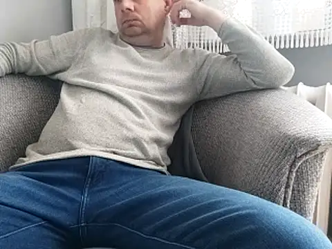 grzes19763 online show from April 2026 07:42:01 AM