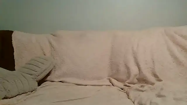 Snapshot of beautylovess chatting on October 2025 05:22:01 PM beautylovess online show from October 2025 05:22:01 PM