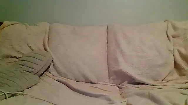 Snapshot of beautylovess chatting on April 2026 05:49:01 AM beautylovess online show from April 2026 05:49:01 AM