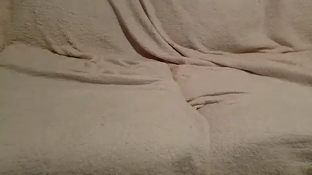 Snapshot of beautylovess chatting on April 2026 01:11:02 AM beautylovess online show from April 2026 01:11:02 AM