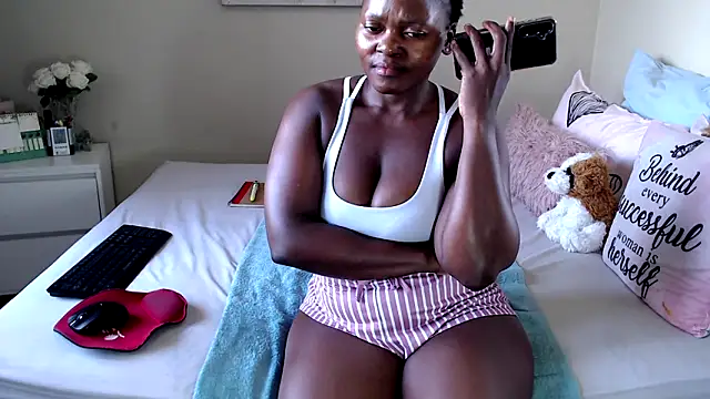 FitSelina66 online show from May 2026 01:17:01 PM