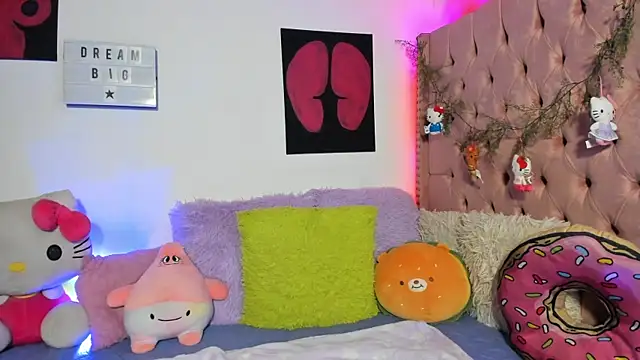 LillyCandy online show from April 2026 01:23:01 PM