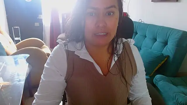 Ixchel Anaid online show from April 2026 12:30:01 PM