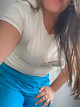 Ixchel Anaid online show from April 2026 06:12:01 PM