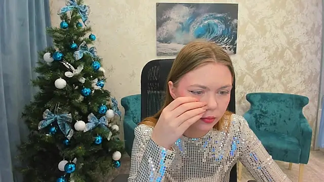 Snapshot of Strawberrye chatting on December 2024 12:01:02 PM Strawberrye online show from December 2024 12:01:02 PM