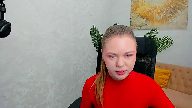 Snapshot of Strawberrye chatting on January 2025 11:21:02 AM Strawberrye online show from January 2025 11:21:02 AM