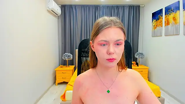 Snapshot of Strawberrye chatting on January 2025 09:36:02 AM Strawberrye online show from January 2025 09:36:02 AM