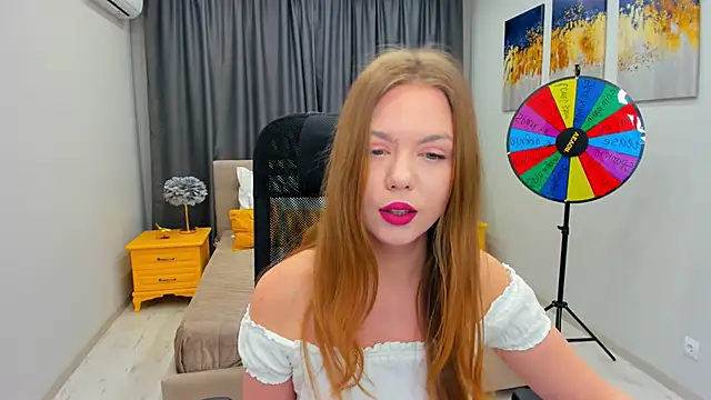 Snapshot of Strawberrye chatting on February 2025 03:34:02 AM Strawberrye online show from February 2025 03:34:02 AM