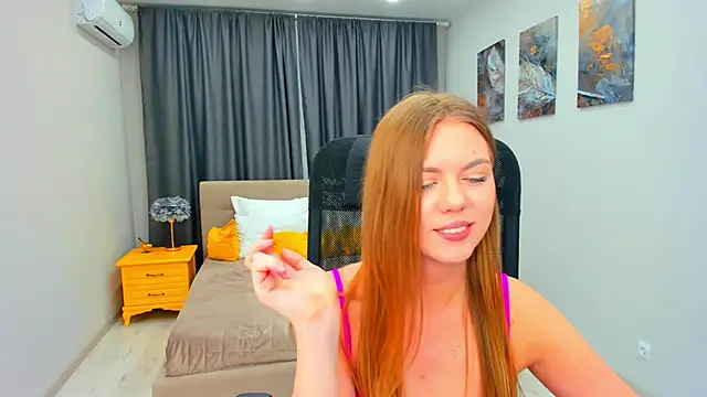 Snapshot of Strawberrye chatting on March 2025 06:44:01 PM Strawberrye online show from March 2025 06:44:01 PM