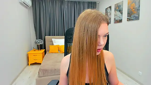 Snapshot of Strawberrye chatting on March 2025 11:30:02 AM Strawberrye online show from March 2025 11:30:02 AM