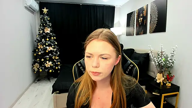 Strawberrye online show from December 2025 03:22:02 AM