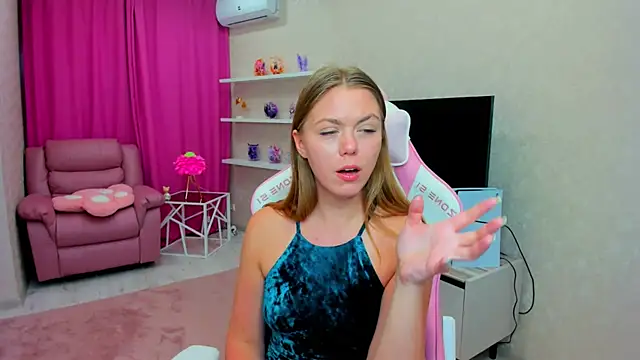 Strawberrye online show from February 2026 07:51:01 AM