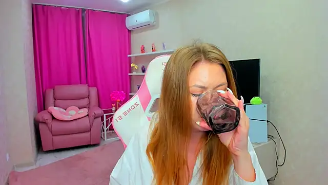 Strawberrye online show from June 2026 03:27:02 AM