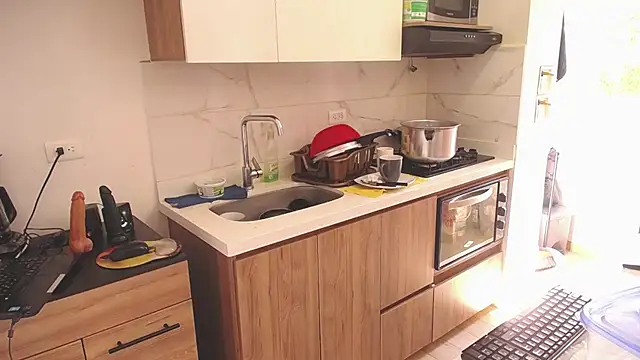 Snapshot of Tits__sweet chatting on January 2025 03:46:01 PM Tits sweet online show from January 2025 03:46:01 PM