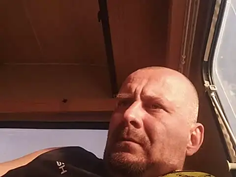 MrWhitePL online show from July 2026 06:22:02 PM
