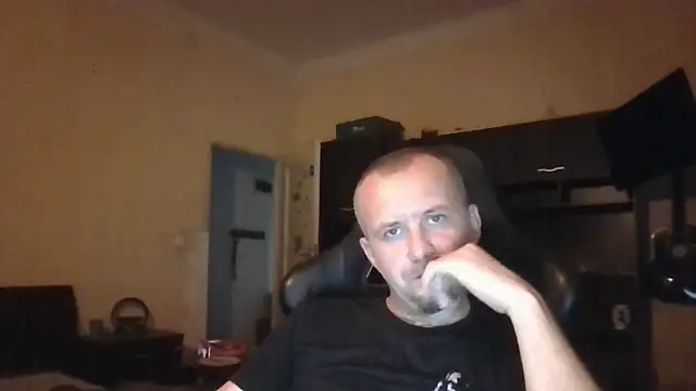 MrWhitePL online show from July 2026 06:18:01 PM