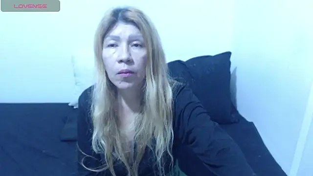 Dulce-Bella online show from May 2026 02:44:01 PM