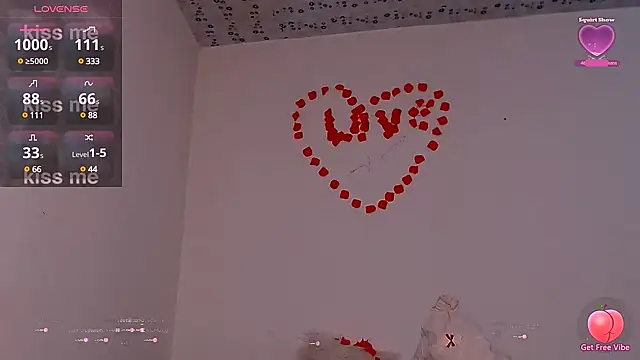 Snapshot of UrNaughtyGfMilf chatting on March 2025 05:58:01 PM UrNaughtyGfMilf online show from March 2025 05:58:01 PM