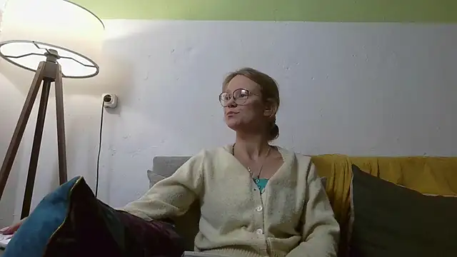 Snapshot of little-leni chatting on July 2026 08:51:01 PM little-leni online show from July 2026 08:51:01 PM