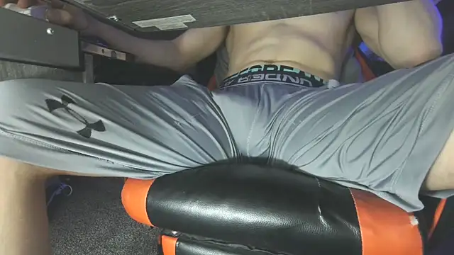 Snapshot of Dick_and_muscles chatting on March 2025 05:29:02 AM Dick and muscles online show from March 2025 05:29:02 AM