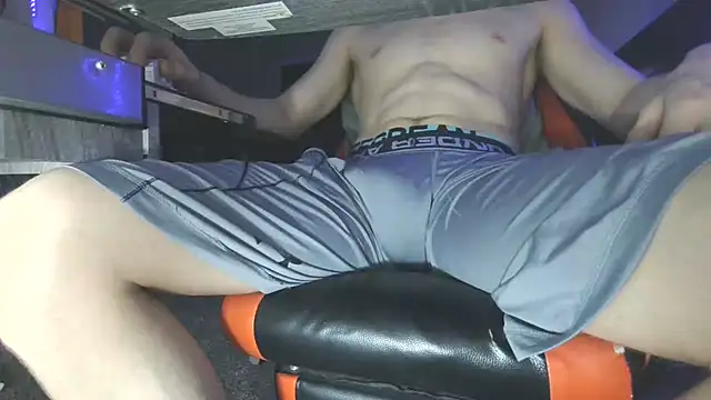 Snapshot of Dick_and_muscles chatting on March 2025 03:02:02 AM Dick and muscles online show from March 2025 03:02:02 AM