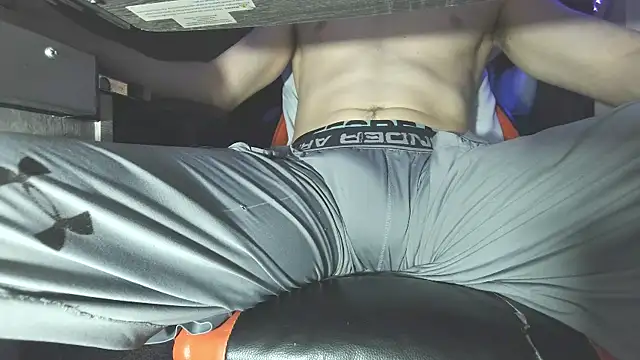 Snapshot of Dick_and_muscles chatting on September 2025 10:43:01 PM Dick and muscles online show from September 2025 10:43:01 PM