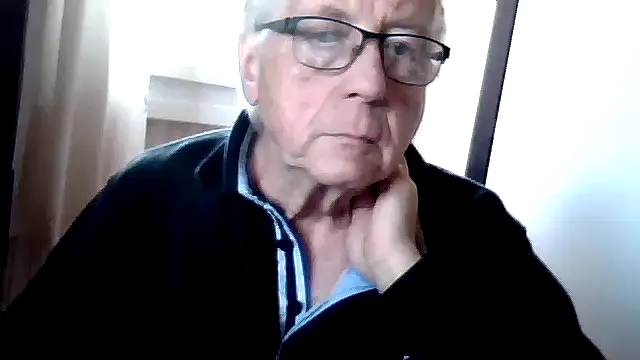 johnjohn622662 online show from May 2026 03:19:02 PM